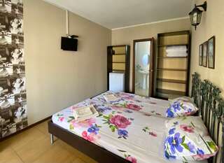 Гостиница У Антонины Архипо-Осиповка Двухместный номер с 2 отдельными кроватями-3