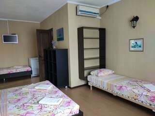 Гостиница У Антонины Архипо-Осиповка 4-местная комната стандарт-11