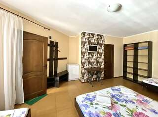 Гостиница У Антонины Архипо-Осиповка 4-местная комната стандарт-6