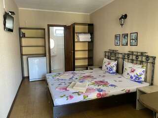 Гостиница У Антонины Архипо-Осиповка Комната стандарт с 2 односпальными кроватями-4