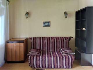 Гостиница У Антонины Архипо-Осиповка 4-местная 2-комнатная комната стандарт-3