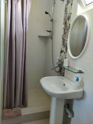 Гостиница У Антонины Архипо-Осиповка Семейный номер-4